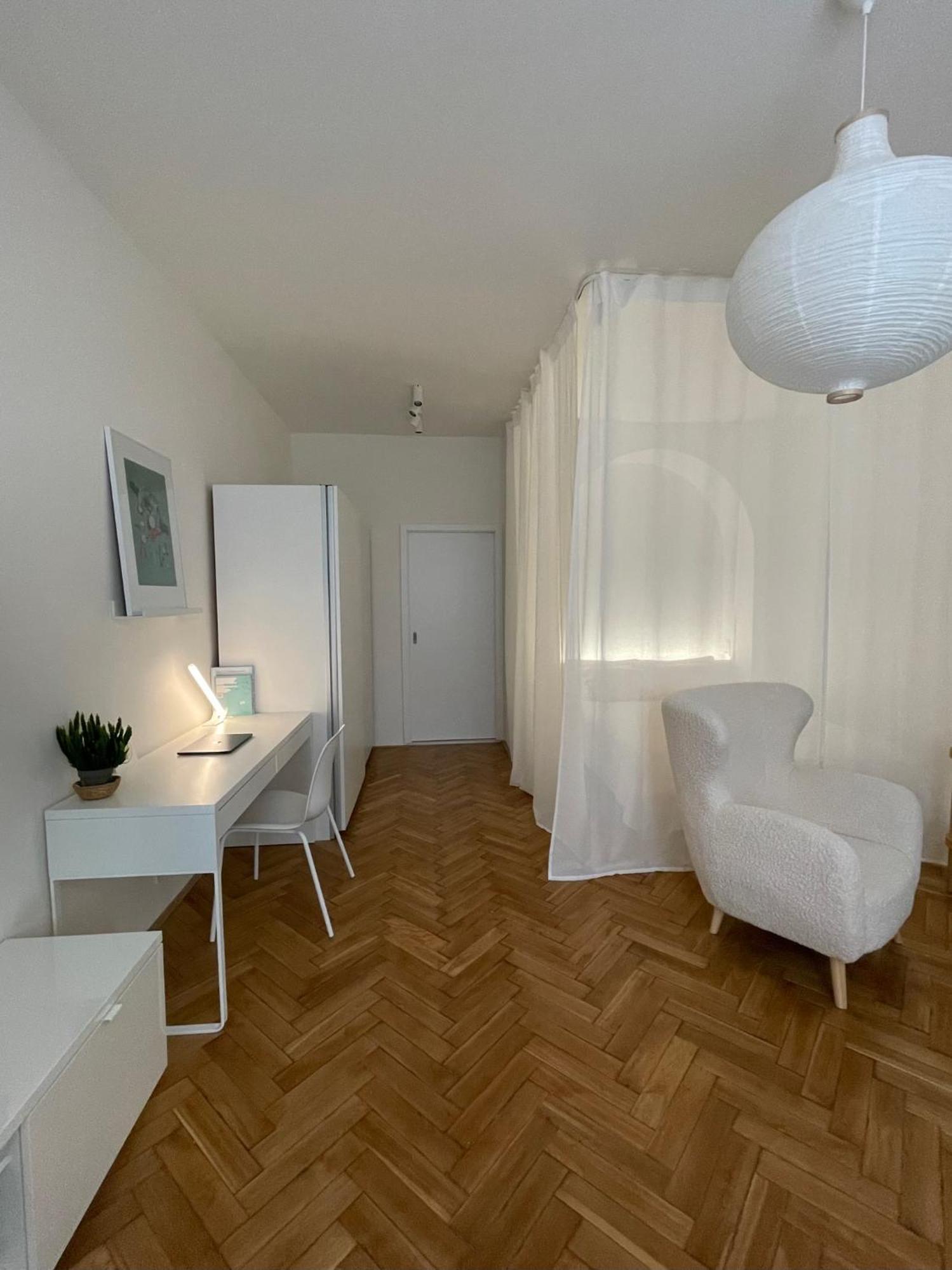 Urban Retreat I Modern Boho Apartments In Lovely Letna District - 10 Minutes From Old Town Praga Esterno foto