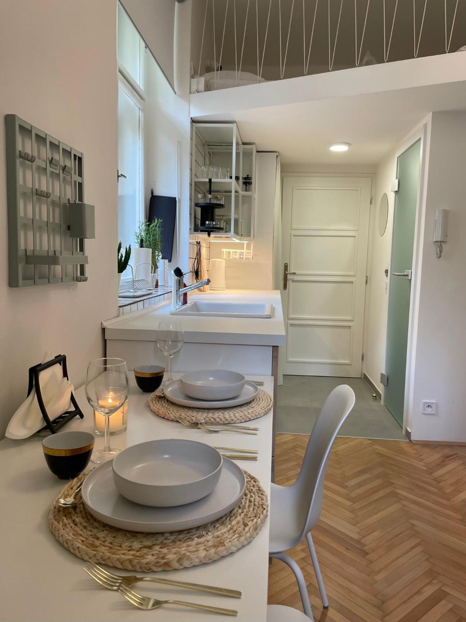 Urban Retreat I Modern Boho Apartments In Lovely Letna District - 10 Minutes From Old Town Praga Esterno foto