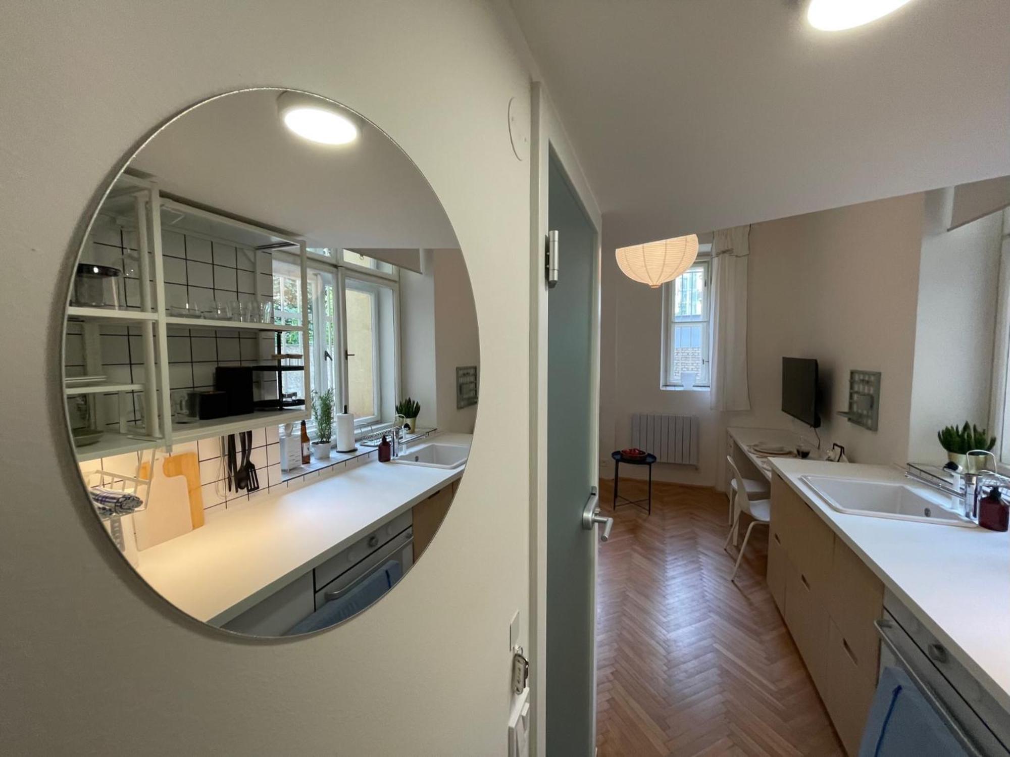 Urban Retreat I Modern Boho Apartments In Lovely Letna District - 10 Minutes From Old Town Praga Esterno foto